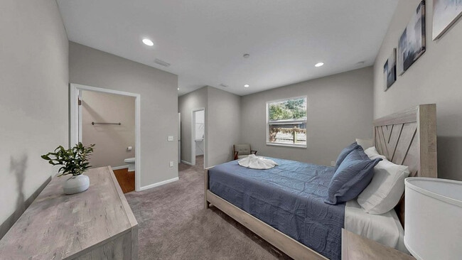 Building Photo - 3114 E 21st Ave