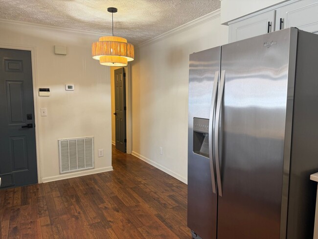 Building Photo - 2BR Townhome in Franklin