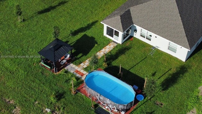 Building Photo - 150 Plantation Dr