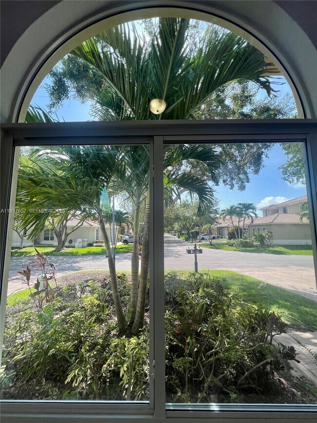 Building Photo - 16020 SW 91st Ct