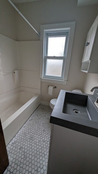 Building Photo - 569 N 65th St