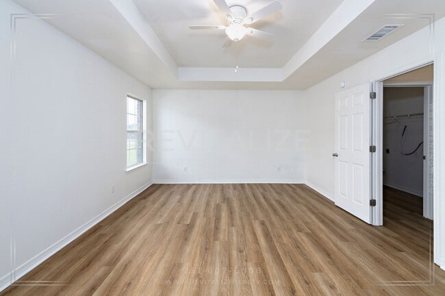Building Photo - Spacious 3-Bedroom Home with Open Floor Pl...
