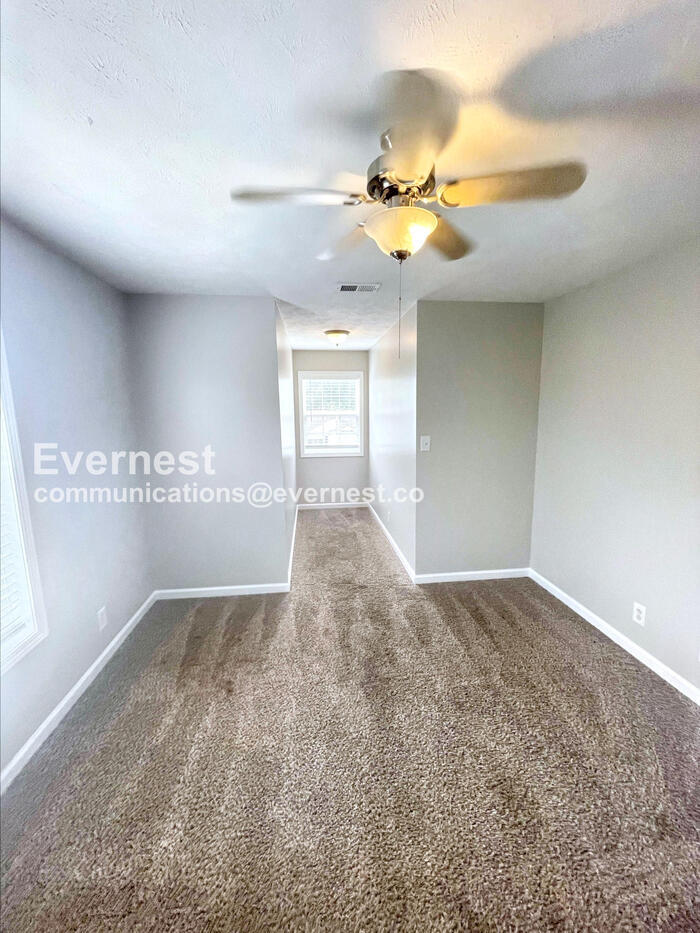 Building Photo - 1533 Apache Way