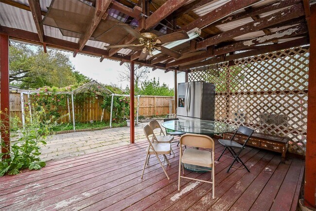 Building Photo - 14431 Royal Hill Dr