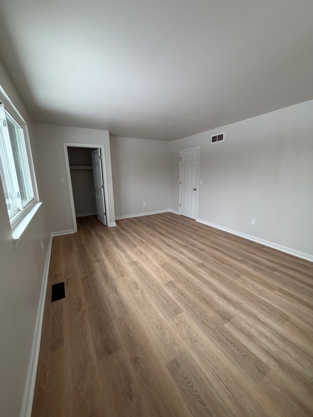 Bedroom 1 - 8060 Mountain Vw