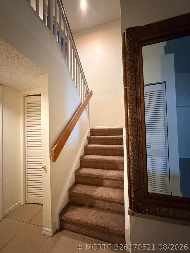 Building Photo - 21202 Glenmoor Dr