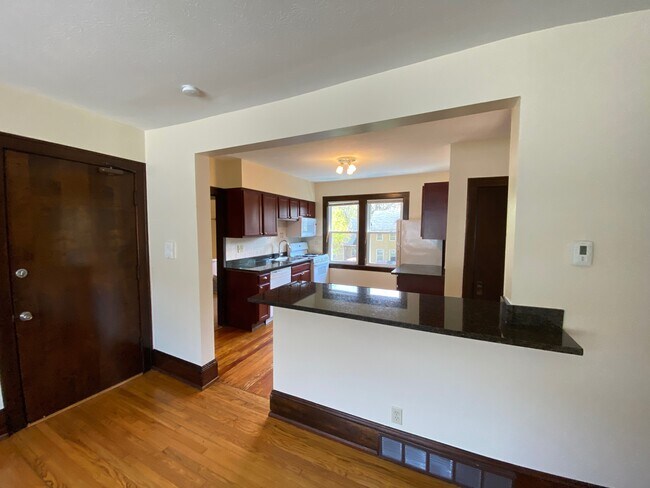 Building Photo - 1745 W 31st Pl