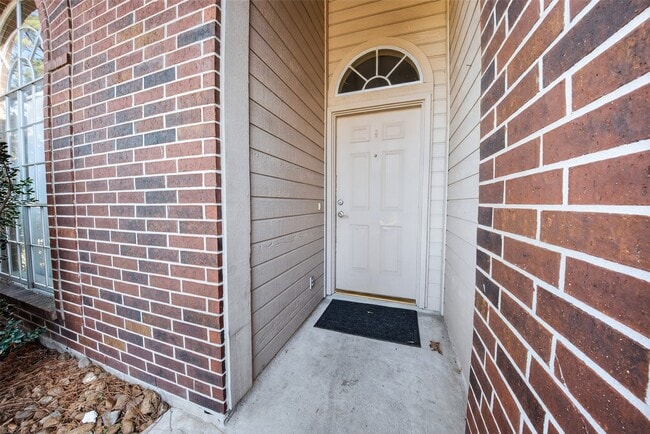 Building Photo - 21430 Meadowhill Dr