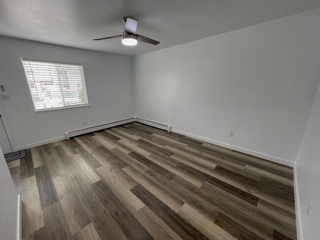Building Photo - 254 Beacon Ct