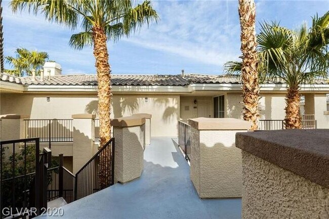 Building Photo - Spacious 3-Bedroom Condo in Guard-Gated Community with Garage