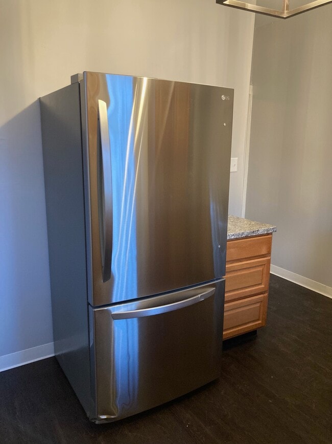 Building Photo - 2526 Derry St