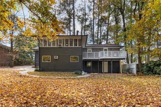 Building Photo - 2958 Harcourt Dr
