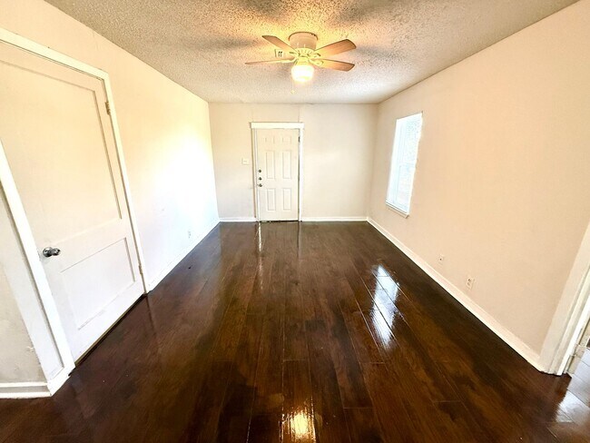 Building Photo - 617 S Palmetto St