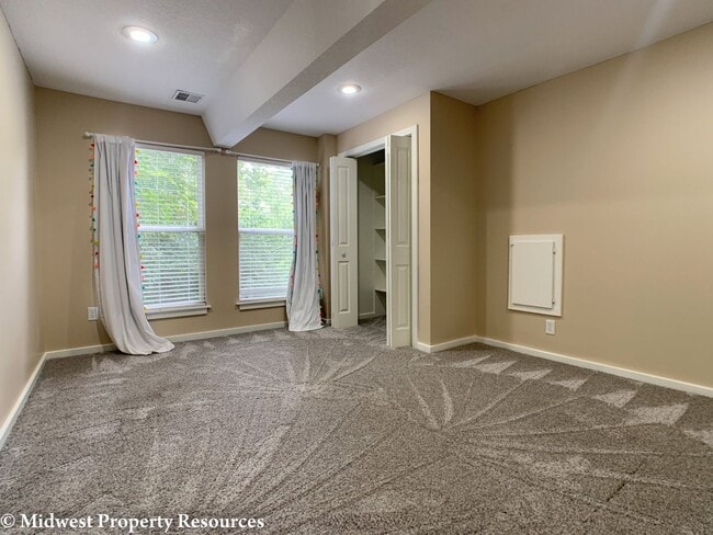 Building Photo - 3 Bedroom Home For Rent | Offered by Midwe...