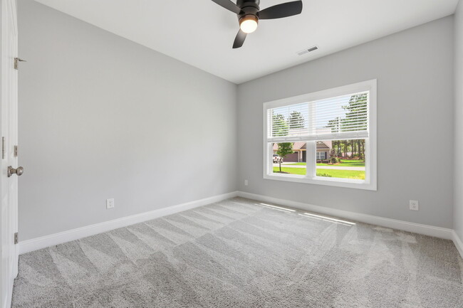 Building Photo - 511 Pondpine Ln