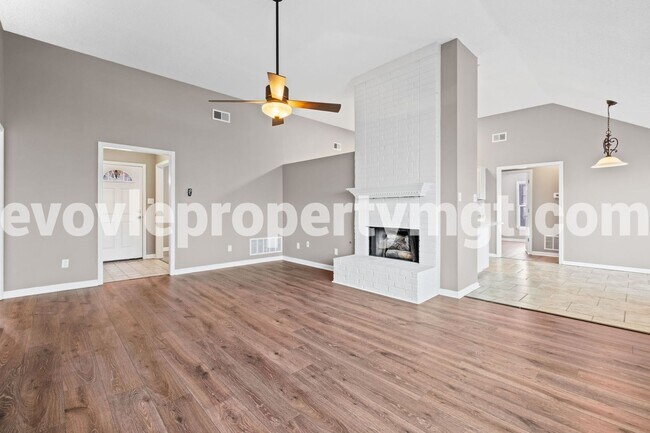 Building Photo - 4431 Boone Manor Dr