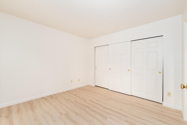 Building Photo - 6775 S Ivy St