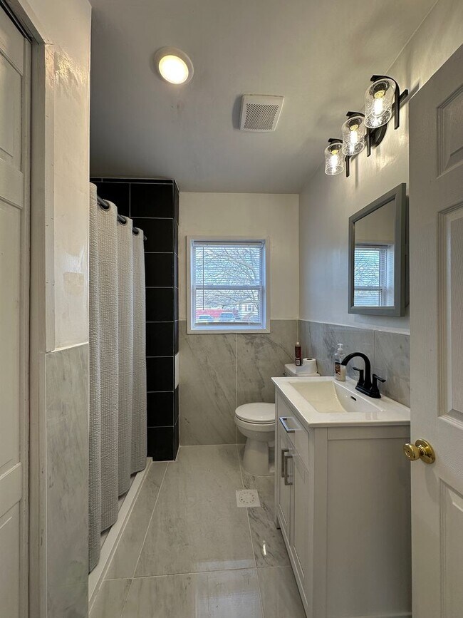 Building Photo - Immediate Move-In! Renovated 2BR House Near Ball State w/ Fireplace & Outdoor Space