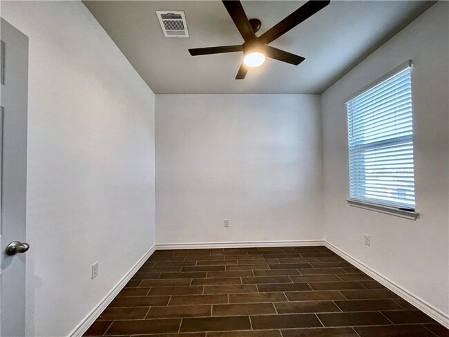 Building Photo - 11812 Offaly Dr