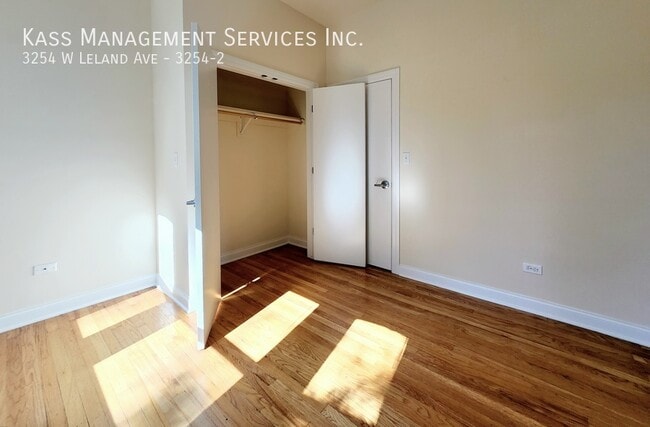 Building Photo - 3254 W Leland Ave