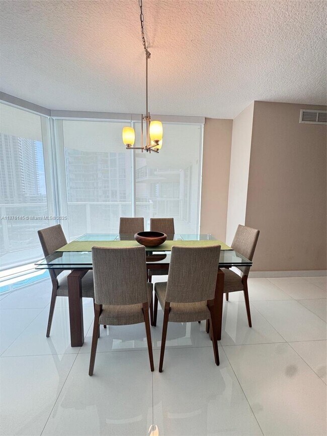 Building Photo - 200 Sunny Isles Blvd