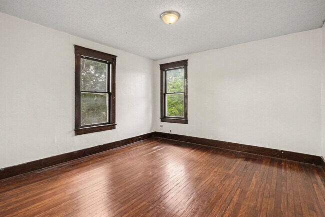 Building Photo - 617 Shelby Ave