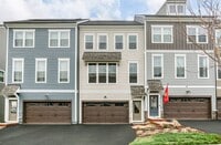 Building Photo - 1721 Beech Leaf St