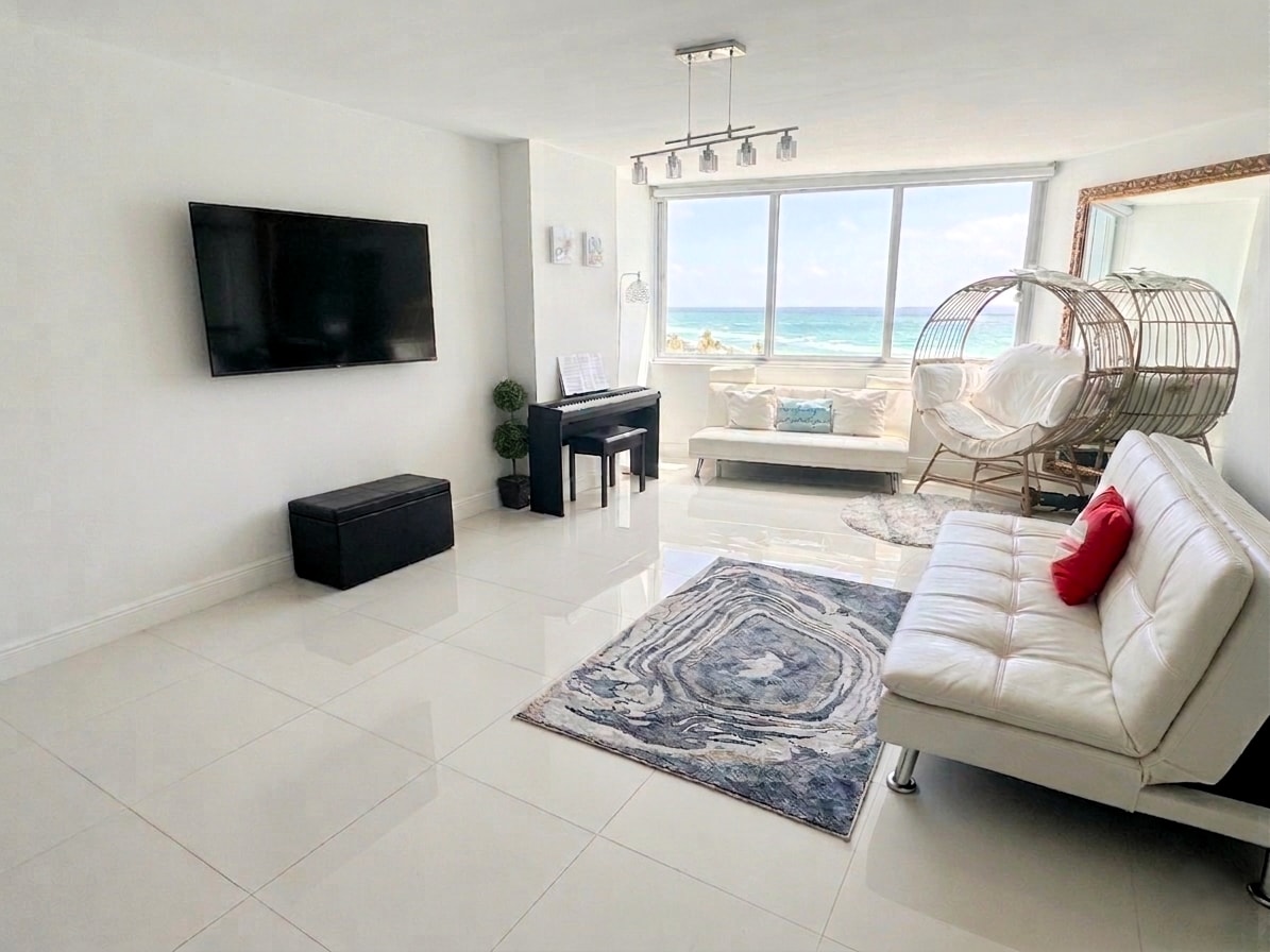 Building Photo - 7135 Collins Ave