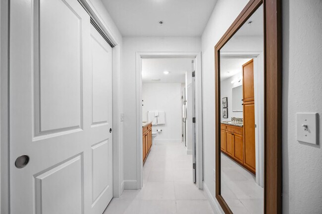 Building Photo - 605 Kemp St