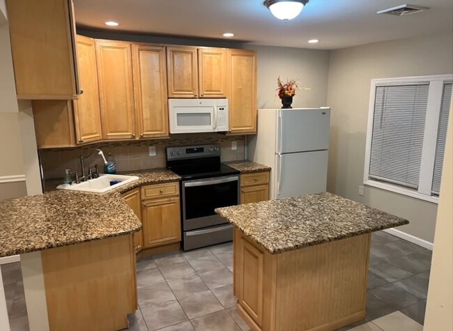 Building Photo - 57 S Fulton St