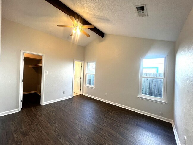 Building Photo - Recently Renovated 3/2 Home in South Austin with Bonus Room + Additional Storage