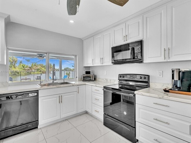 Building Photo - 406 Sailboat Cir