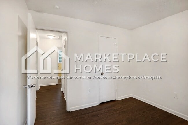 Building Photo - 4372 Greenleaf Cir SW