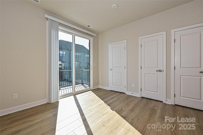 Building Photo - 1470 Samuel St