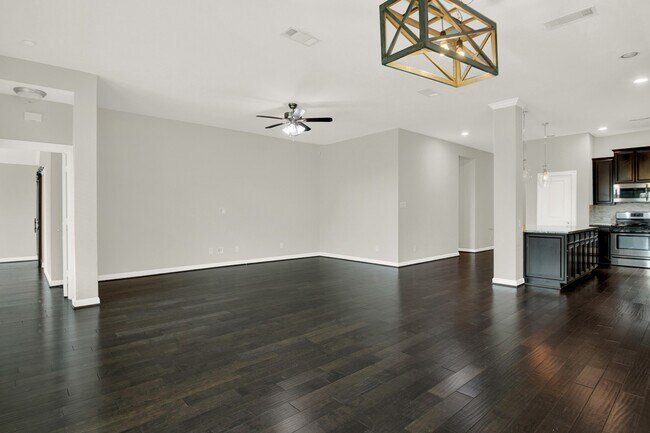 Building Photo - 11150 Honeysuckle Haven Dr