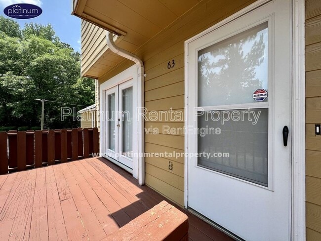 Building Photo - 63 Sandalwood Cir