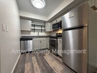 Building Photo - 3405 Holdrege St