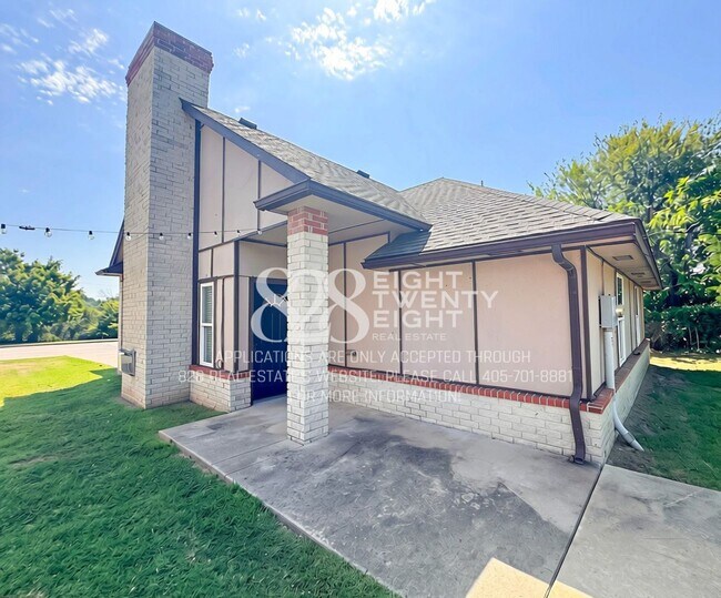 Building Photo - NEW TO THE MARKET!  Spacious 4 Bed/2 Bath Near very Close to Campus!!