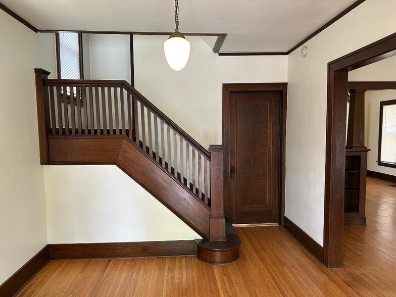 Building Photo - 508 W Marion St