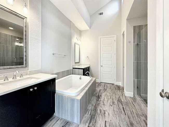 Building Photo - 1367 Branchwood Pl