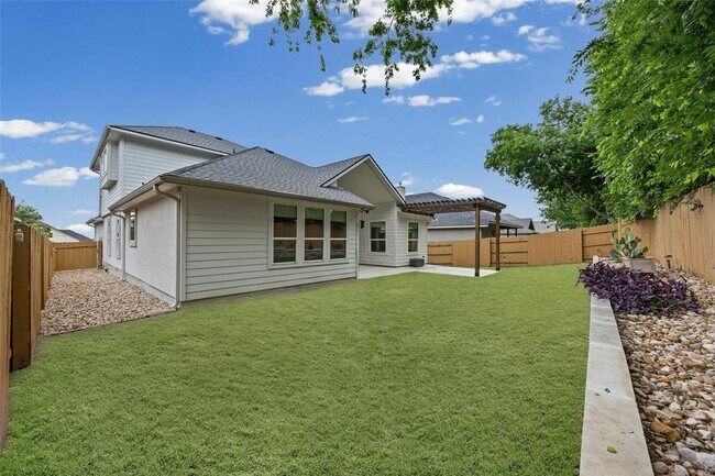 Building Photo - 124 White Steppe Way