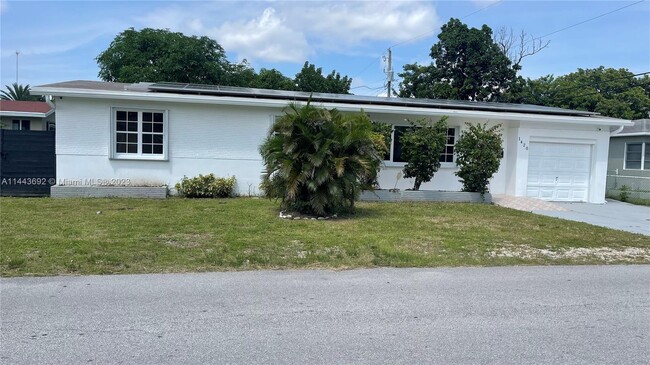 Building Photo - 1420 S 24th Terrace