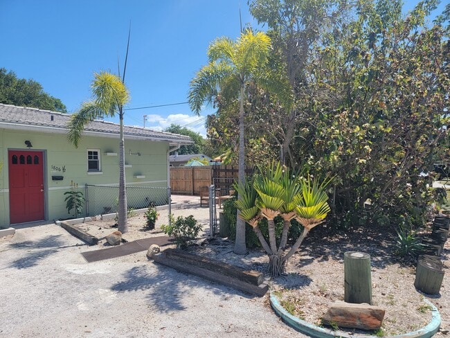 Building Photo - 1806 57th St S