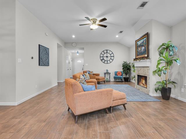 Building Photo - 10149 Lone Eagle Dr