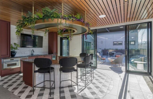 Building Photo - 1985 NW Savier St