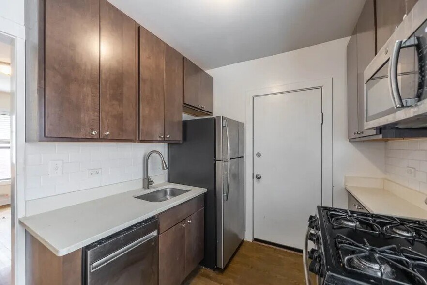 Building Photo - 2643 N Spaulding Ave