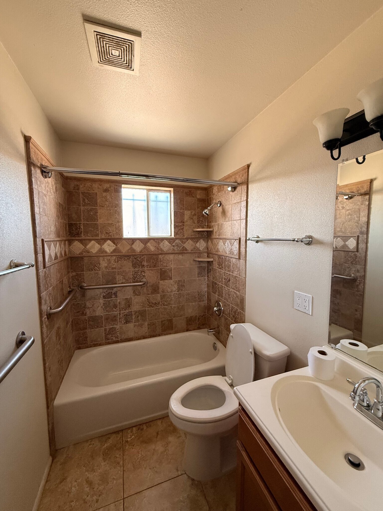 Building Photo - 508 E Euclid Ave