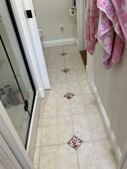 TILE FLOORS IN BATHROOM AREA - 651 Paseo Vista