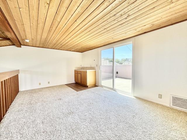 Building Photo - 272 Cahuenga Dr