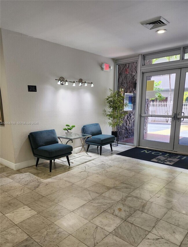 Building Photo - 3161 S Ocean Dr